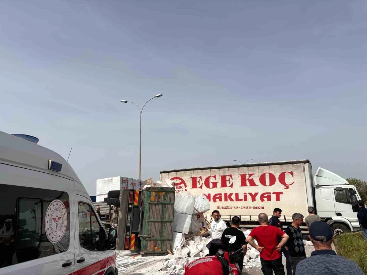 Anadolu Otoyolu Kocaeli Geçişinde Zincirleme Kaza: İstanbul İstikameti Trafiğe Kapandı