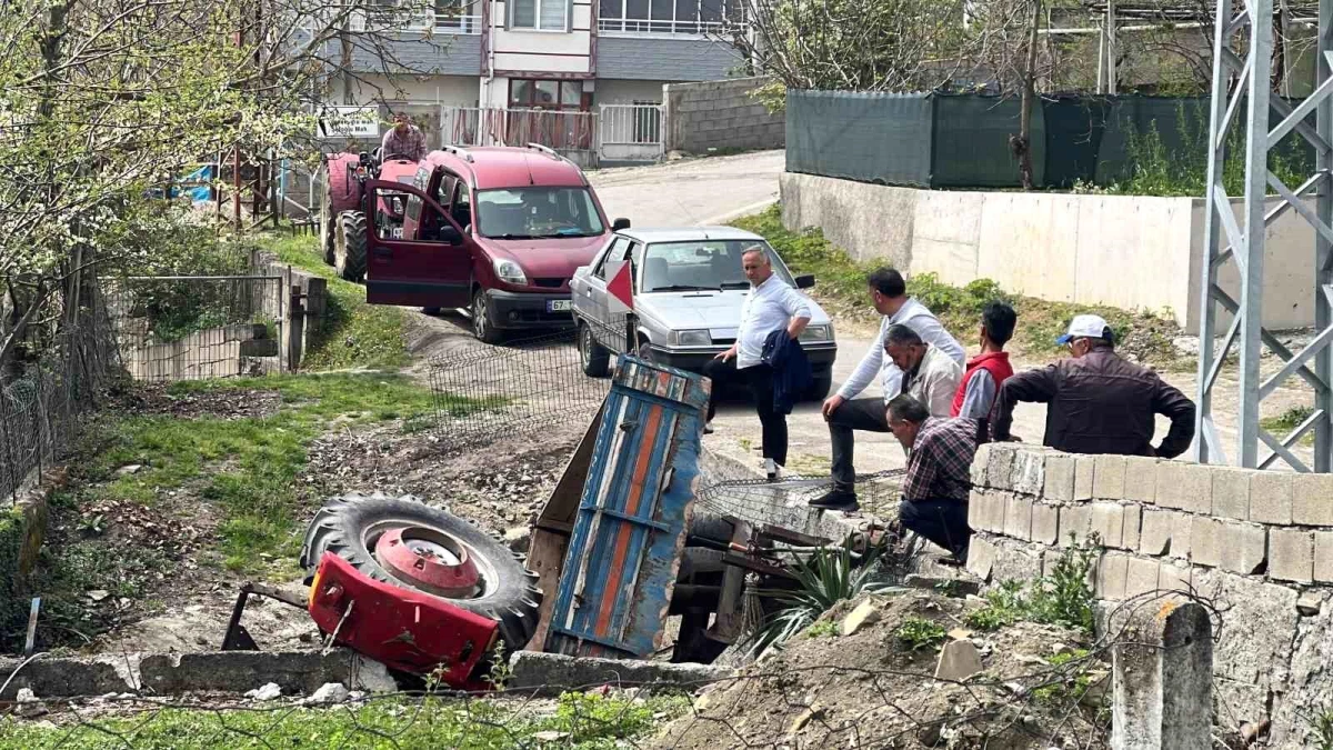 Zonguldak\'ta traktör su çeşmesinin üstüne düştü, sürücü hayatını kaybetti