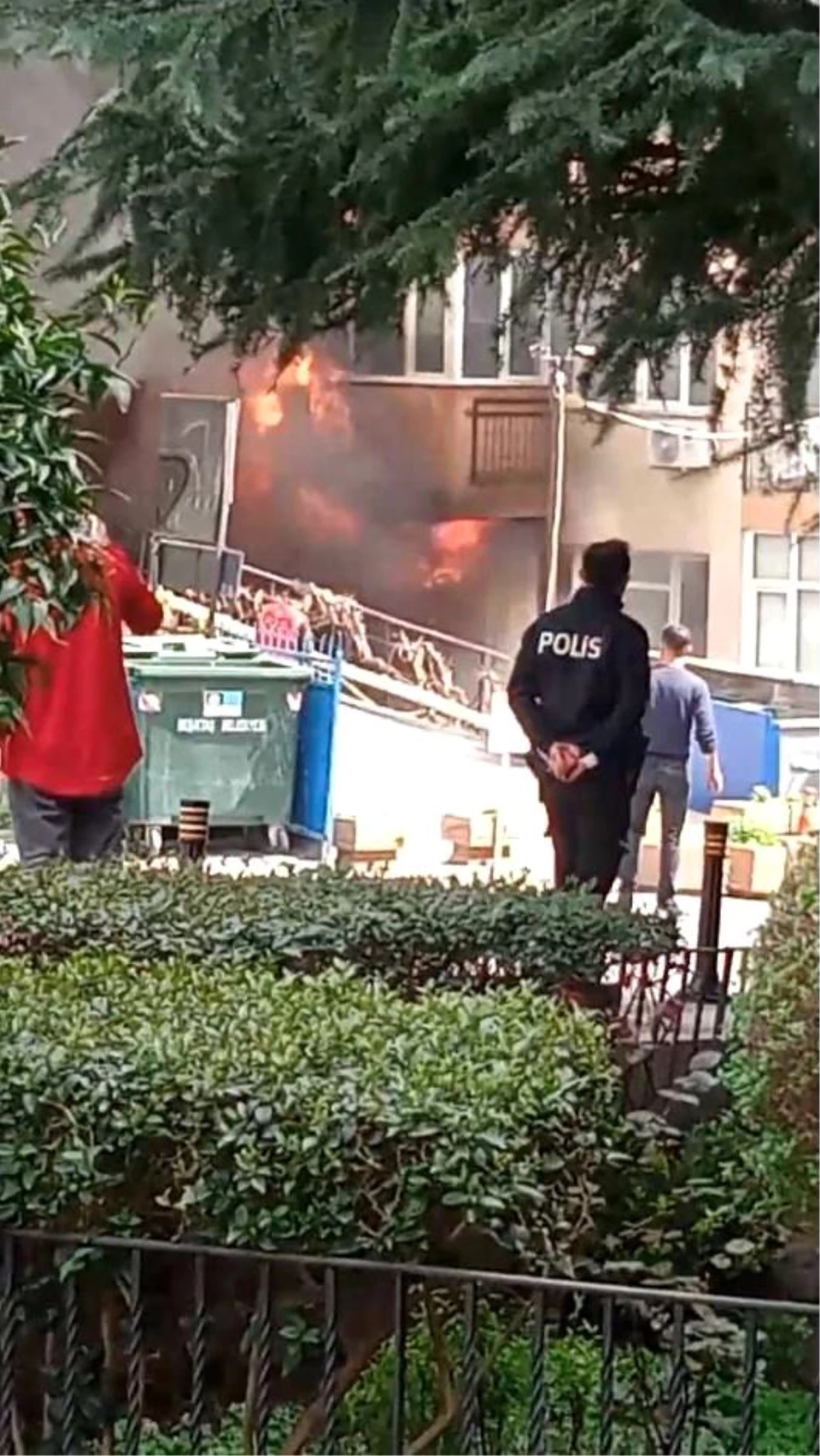 Beşiktaş\'taki gece kulübünde çıkan yangında 3 kişi hayatını kaybetti