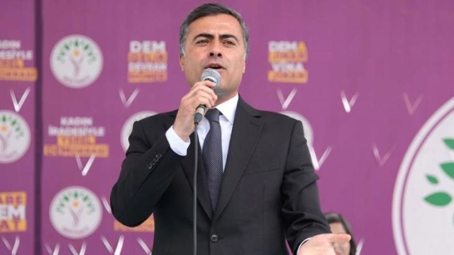 Van'da belediye başkanlığının AK Parti'ye geçmesine ilişkin Selahattin Demirtaş açıklama