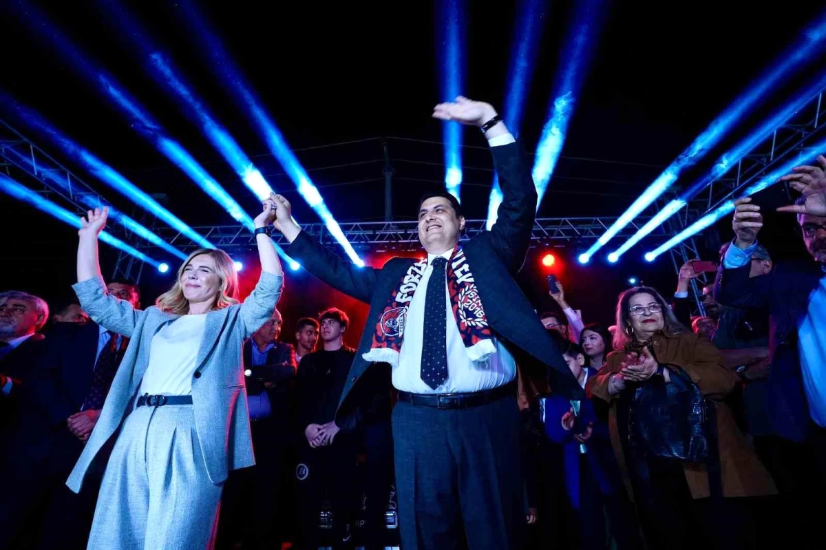Şehitkamil Belediye Başkanı Umut Yılmaz, Gazianteplilerle Zafer Kutlaması Yaptı
