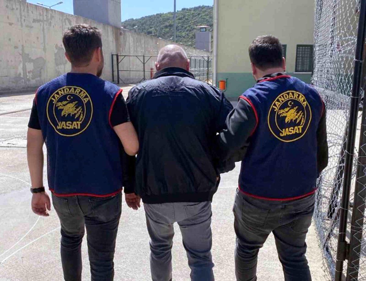 Muğla İl Jandarma Komutanlığı Aranan Şahsı Yakaladı