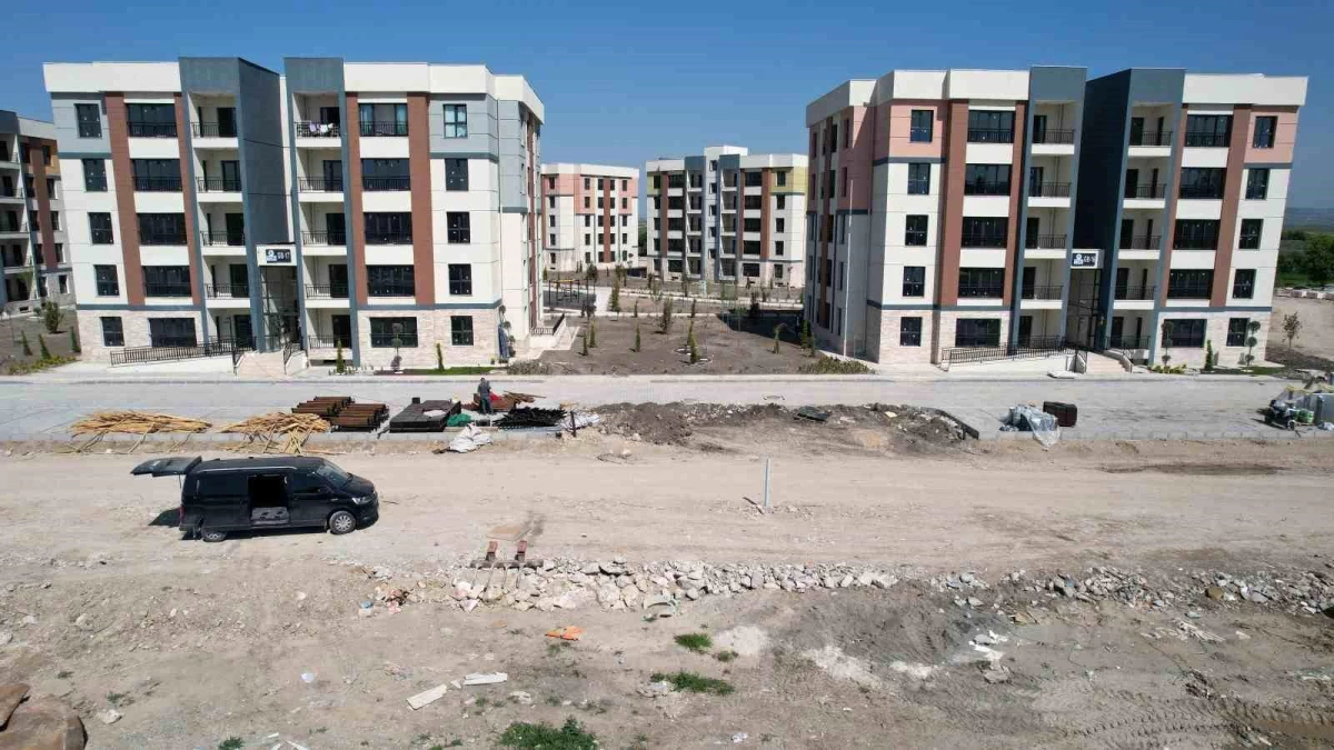 Adana\'da depremzedeler için yapılan afet konutları tamamlandı