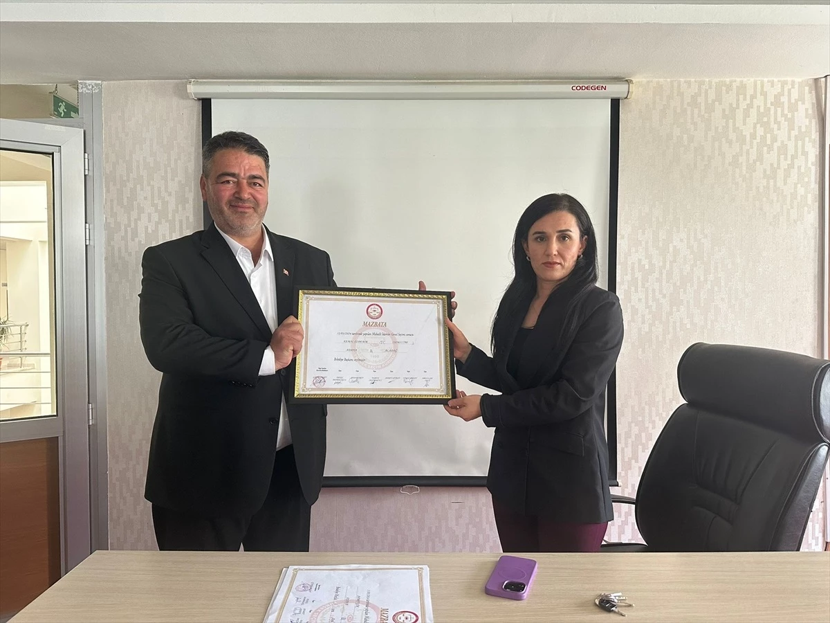 CHP\'li Kemal Özdemir, Aladağ Belediye Başkanı olarak mazbatasını aldı