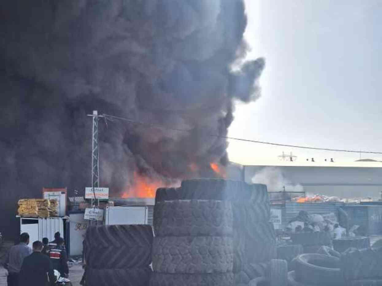 Ankara'da Hurdacılar Sitesi'nden alevler yükseldi! Yangın 3 iş yerine sıçradı