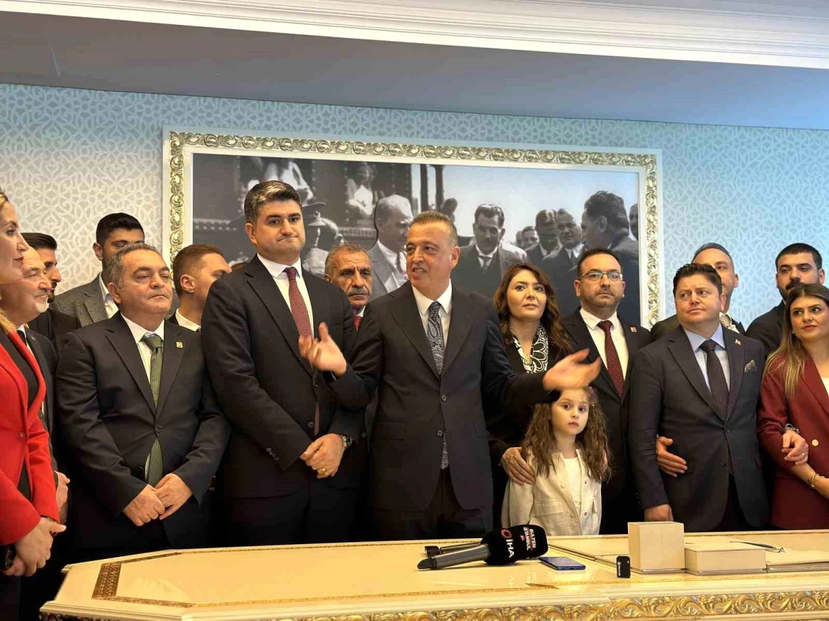 Onursal Adıgüzel, Ataşehir Belediye Başkanlığı görevini devraldı