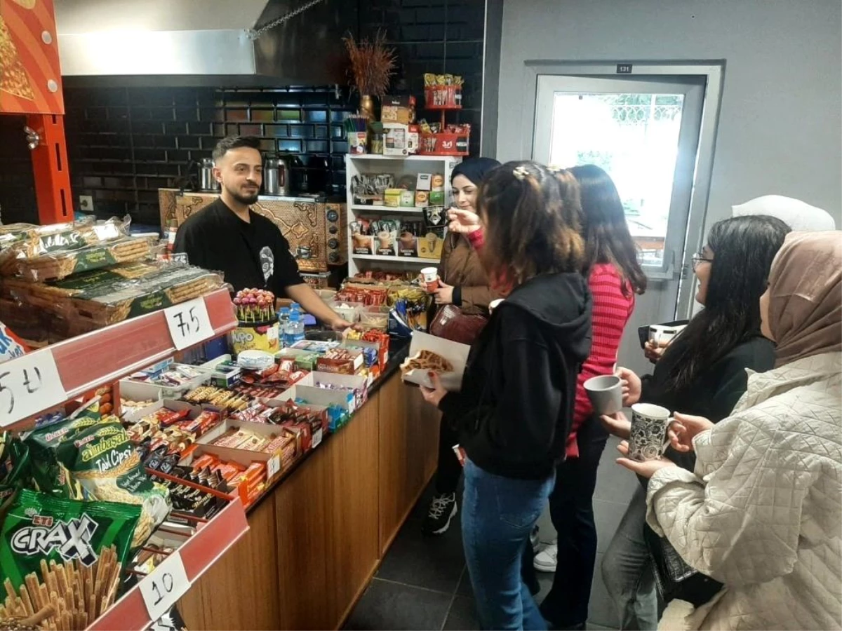 Düzce Üniversitesi Öğrencileri Kendi Bardaklarıyla İndirimli İçecek Alıyor