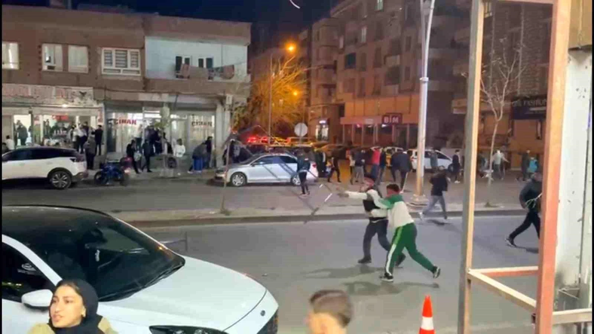 Batman\'da PKK/KCK yandaşları polise saldırdı