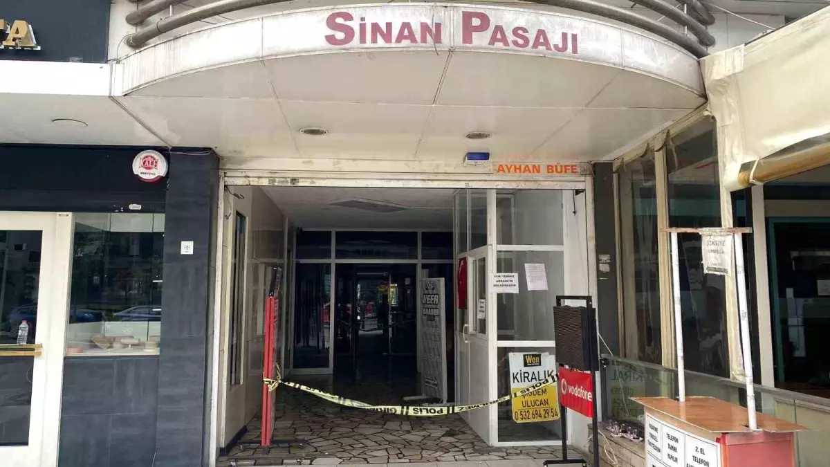 Beşiktaş\'ta 29 kişinin hayatını kaybettiği gece kulübü yangınında 16 katlı bina sabah saatlerinde görüntülendi