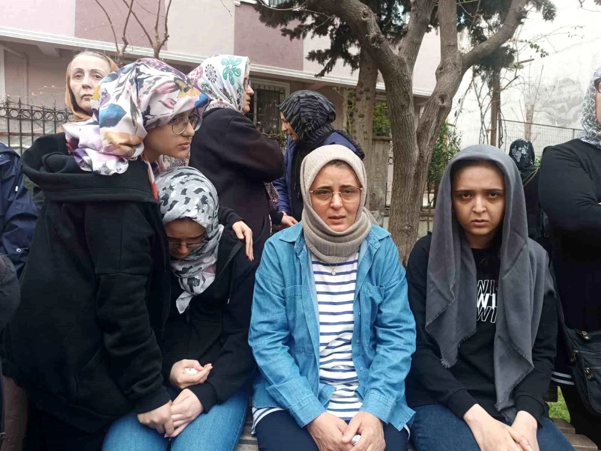 Beşiktaş\'ta Yangında Hayatını Kaybeden Sinan Yılmaz Son Yolculuğuna Uğurlandı