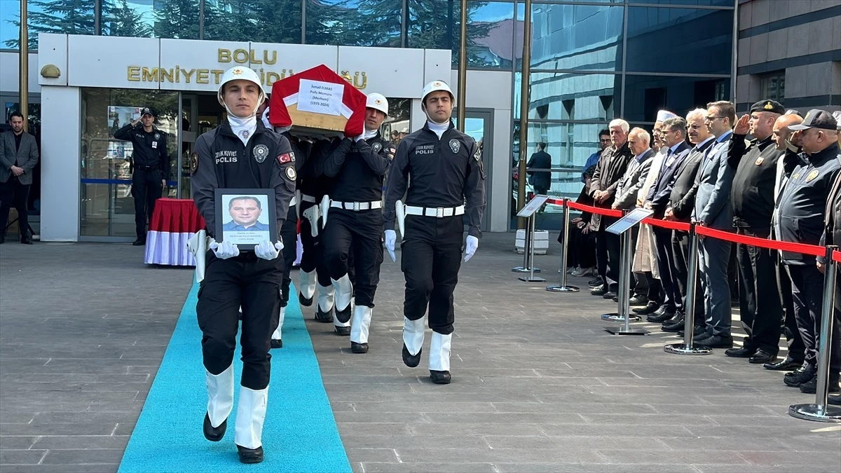 Bolu\'da hayatını kaybeden polis memuru İsmail Elmas\'ın cenazesi Artvin\'e uğurlandı