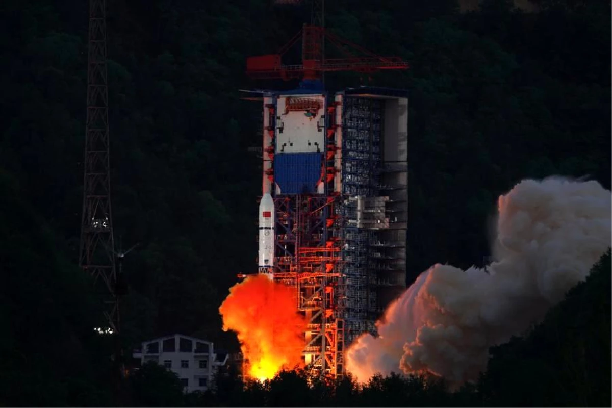 Çin, Uzun Yürüyüş-2D Roketiyle Uzaktan Algılama Uydusunu Yörüngeye Yerleştirdi