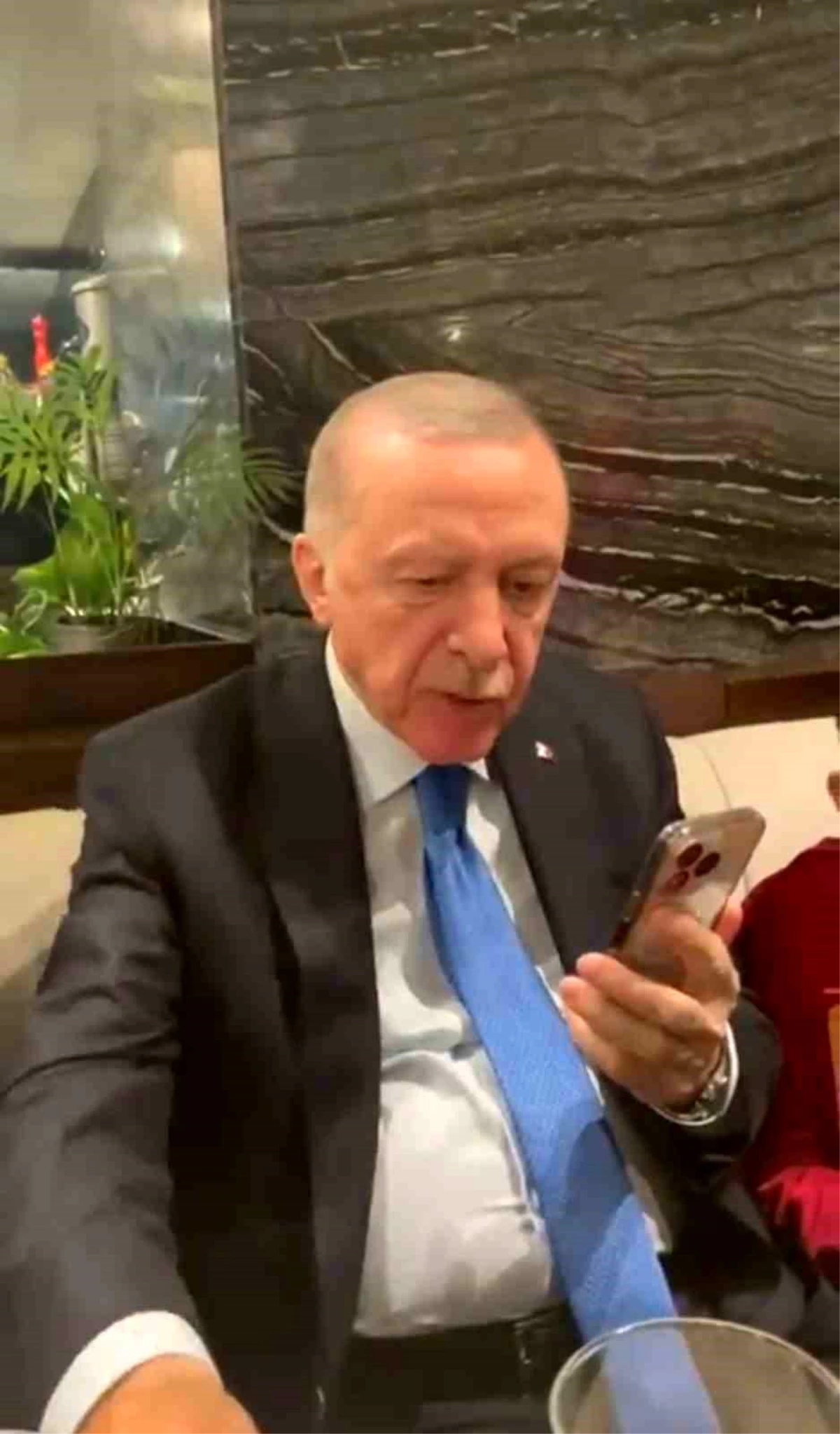 Erdoğan\'dan Düzce Belediye Başkanına tebrik: "Takma kafana, zaferin küçüğü büyüğü olmaz"