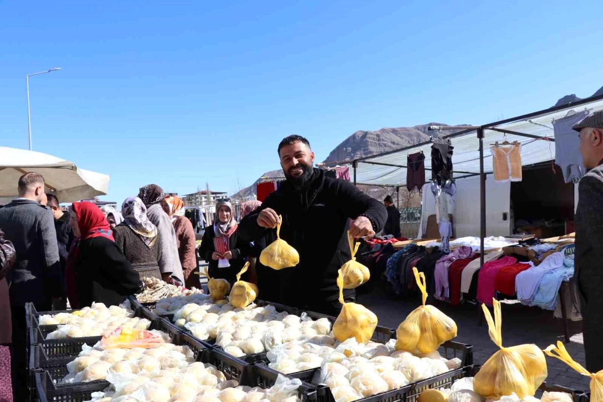 Erzurum\'da Limon Satıcısı İsmail Börekçi\'nin Esprileri Müşterileri Güldürüyor