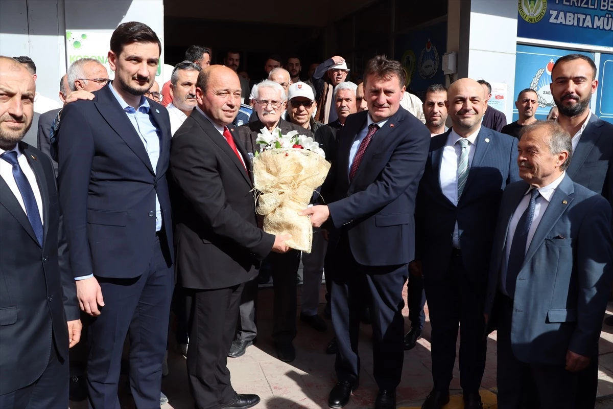 İYİ Parti\'den Ferizli Belediye Başkanı Mehmet Ata göreve başladı
