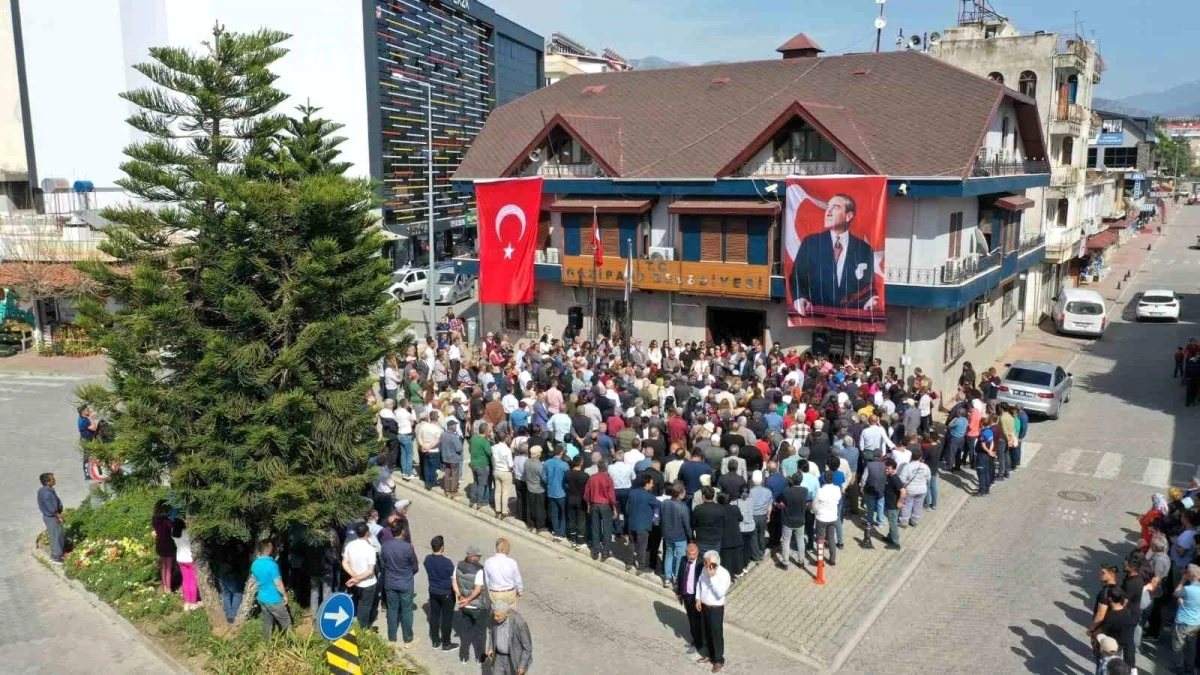 Gazipaşa Belediye Başkanı Mehmet Ali Yılmaz mazbatasını aldı