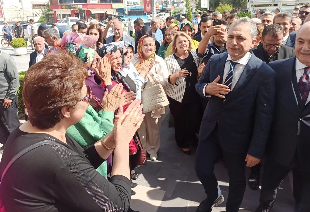 İbrahim Çenet, Osmaniye Belediye Başkanı olarak göreve başladı