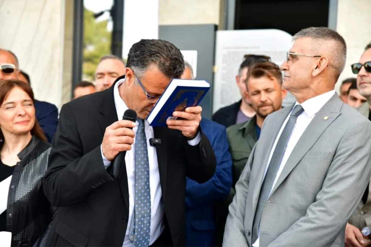 Alaşehir Belediye Başkanı Ahmet Öküzcüoğlu ikinci dönemine Kur\'an-ı Kerim\'i öperek başladı