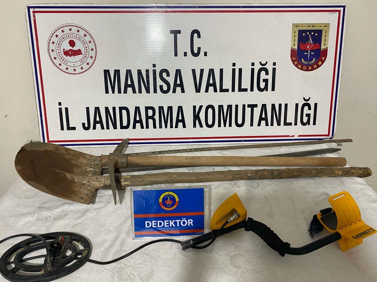 Manisa\'da Kaçak Kazı Yapan 3 Şüpheli Yakalandı