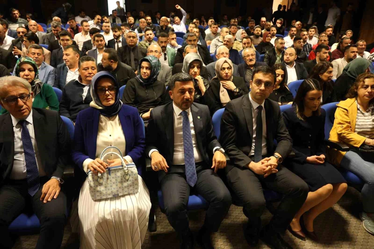 İYİ Parti\'den Nevşehir Belediye Başkanı Rasim Arı Göreve Başladı