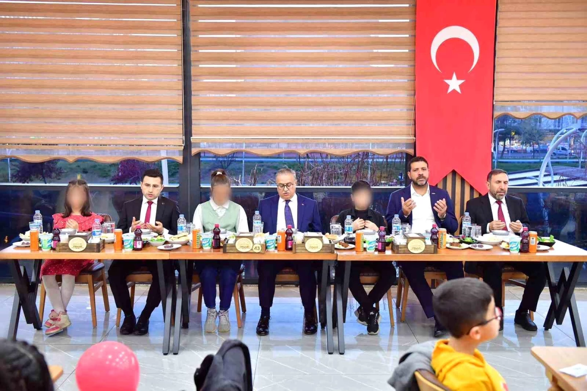 MÜSİAD Diyarbakır Şubesi, Sevgi Evleri\'nde kalan çocuklar için iftar programı düzenledi