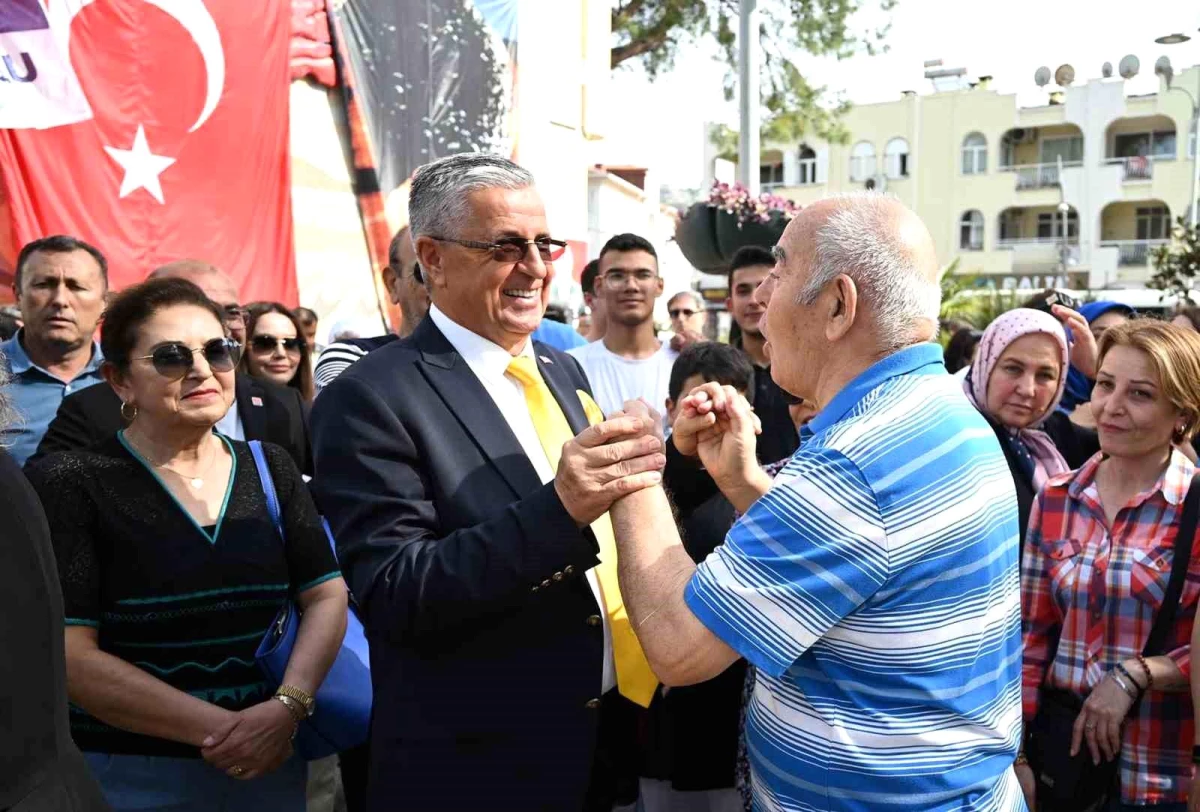 Kemer Belediye Başkanı Necati Topaloğlu, mazbatasını aldı
