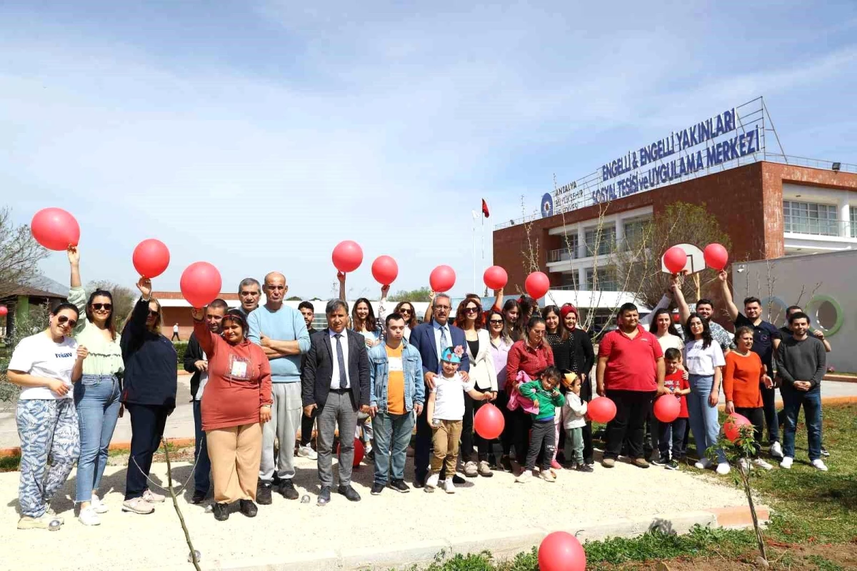 Antalya Büyükşehir Belediyesi Özel Eğitim Okulu\'nda Otizm Farkındalık Günü Etkinliği
