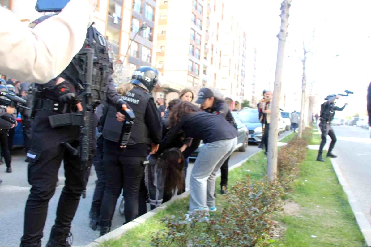 Şırnak\'ta DEM Parti\'nin seçim itirazı öncesi izinsiz yürüyüşte gözaltına alınan 10 kişiden 1\'i tutuklandı