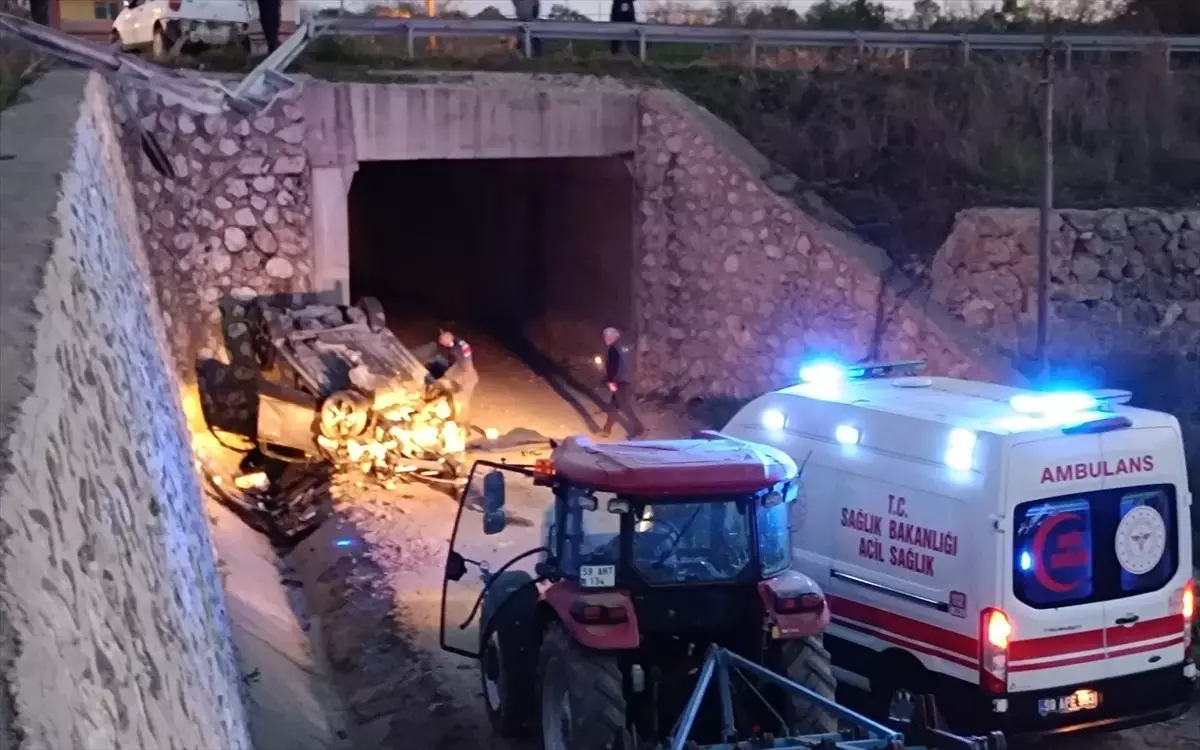 Tekirdağ Malkara\'da otomobil ile cip çarpıştı: 7 kişi yaralandı