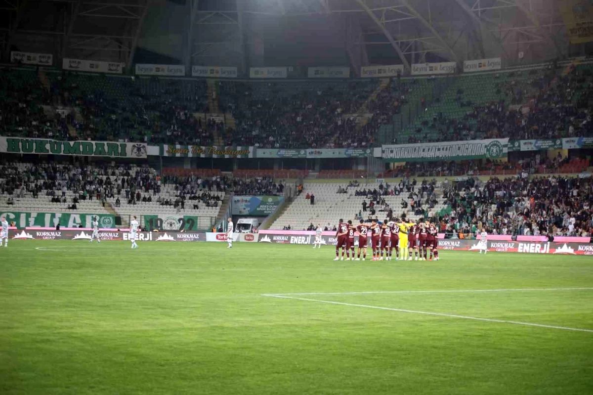 Trabzonspor, Konyaspor maçında Fenerbahçe olaylarına tepki gösterdi