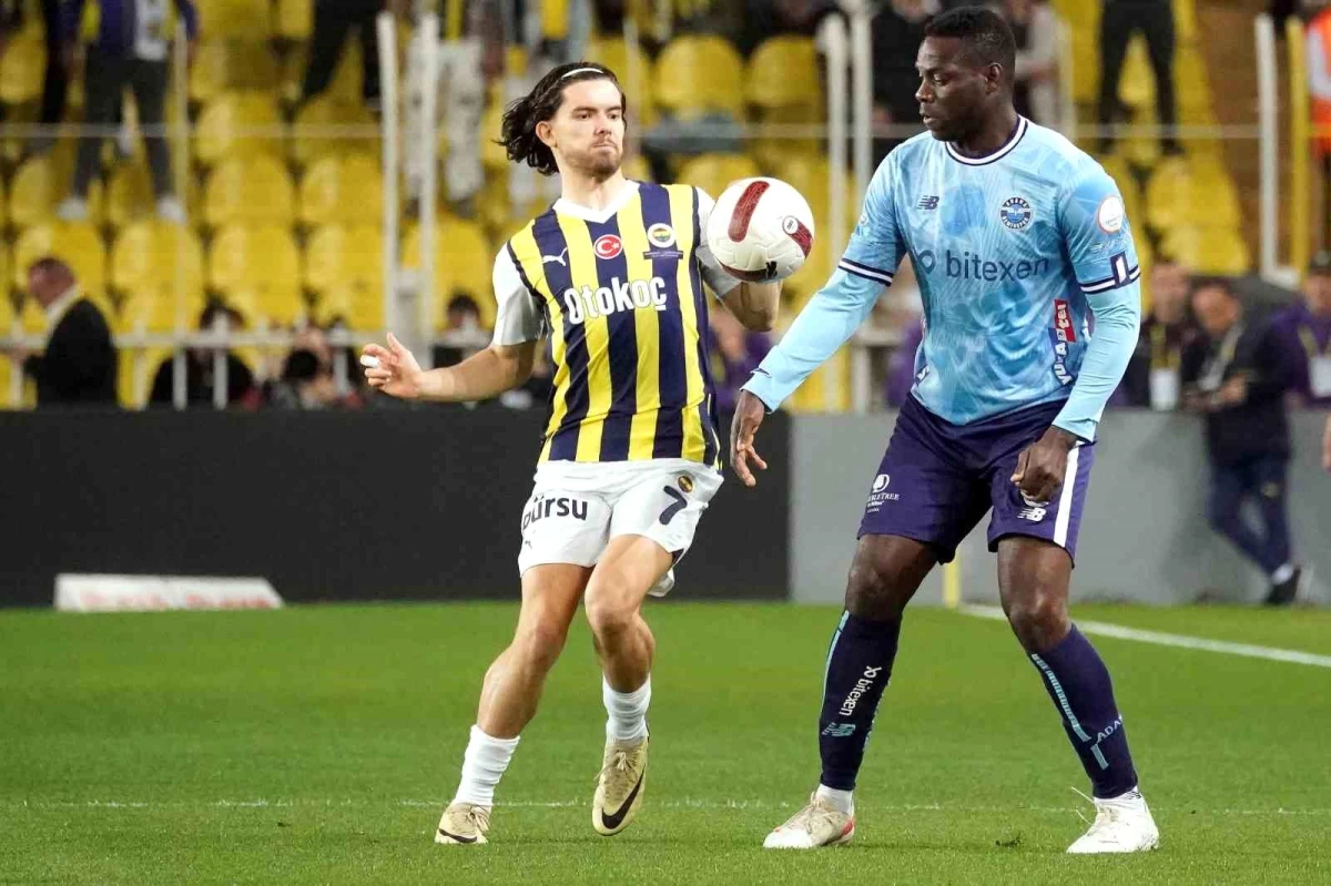 Fenerbahçe ve Adana Demirspor arasındaki maçta ilk 15 dakika golsüz geçildi