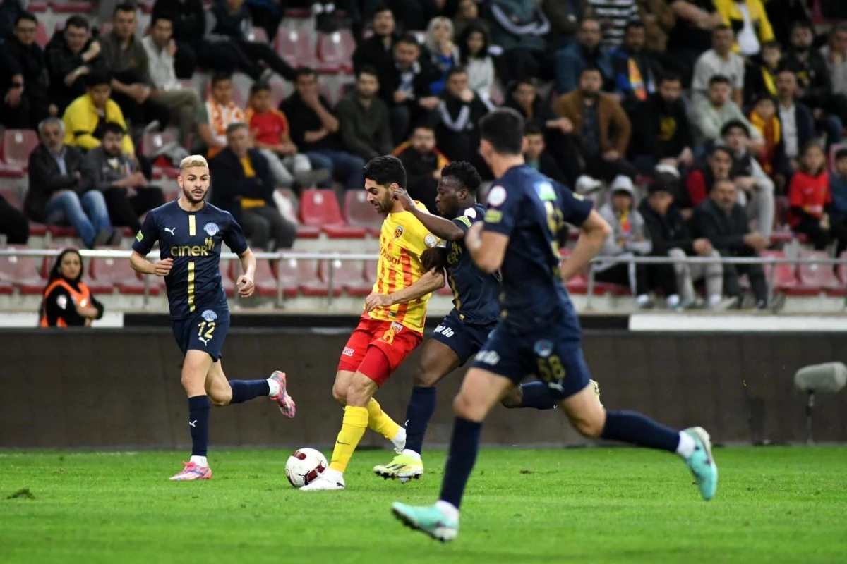 Kayserispor, sahasında Kasımpaşa\'ya 2-0 mağlup oldu