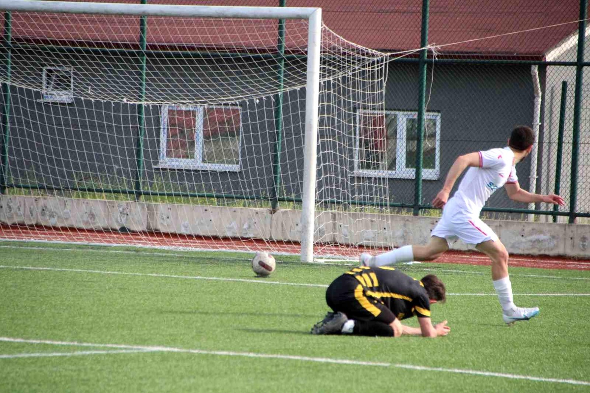 1969 Bilecik Spor Kulübü Kütahya İl Özel İdarespor\'u Zor da Olsa Yendi