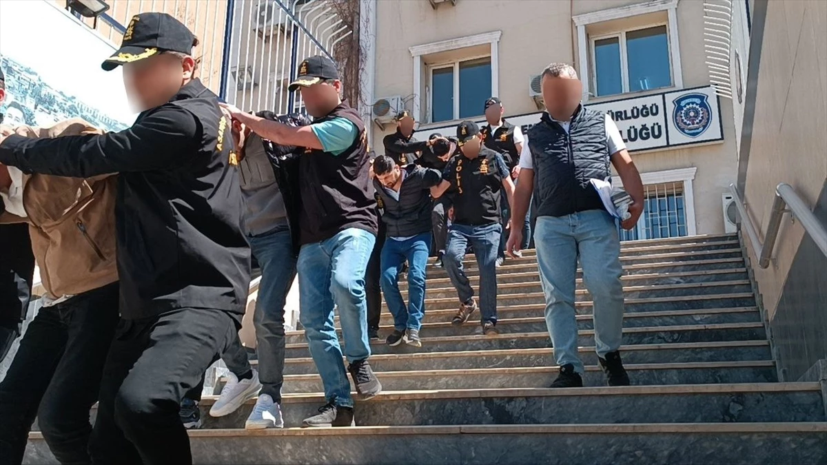 Arnavutköy\'de silahlı muhtarlık seçimi kavgasında 1 kişi hayatını kaybetti, 4 şüpheli tutuklandı