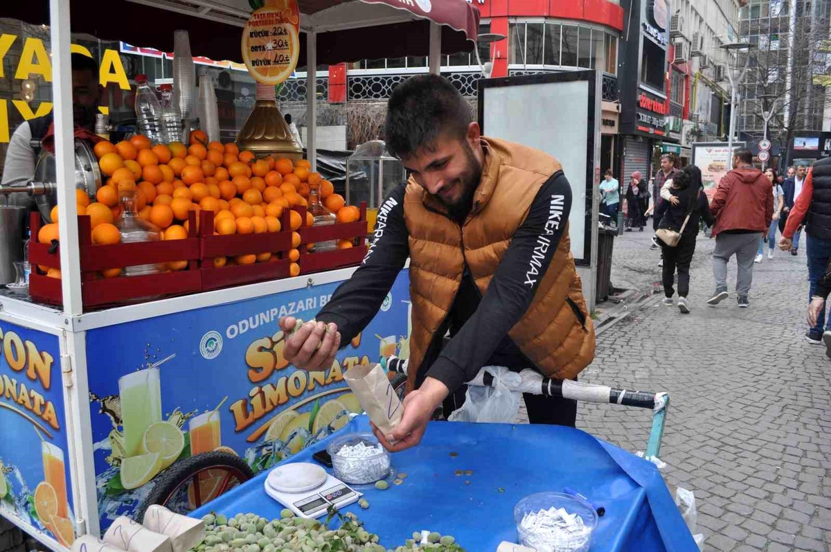 Eskişehir\'de Badem Fiyatları Yükseldi