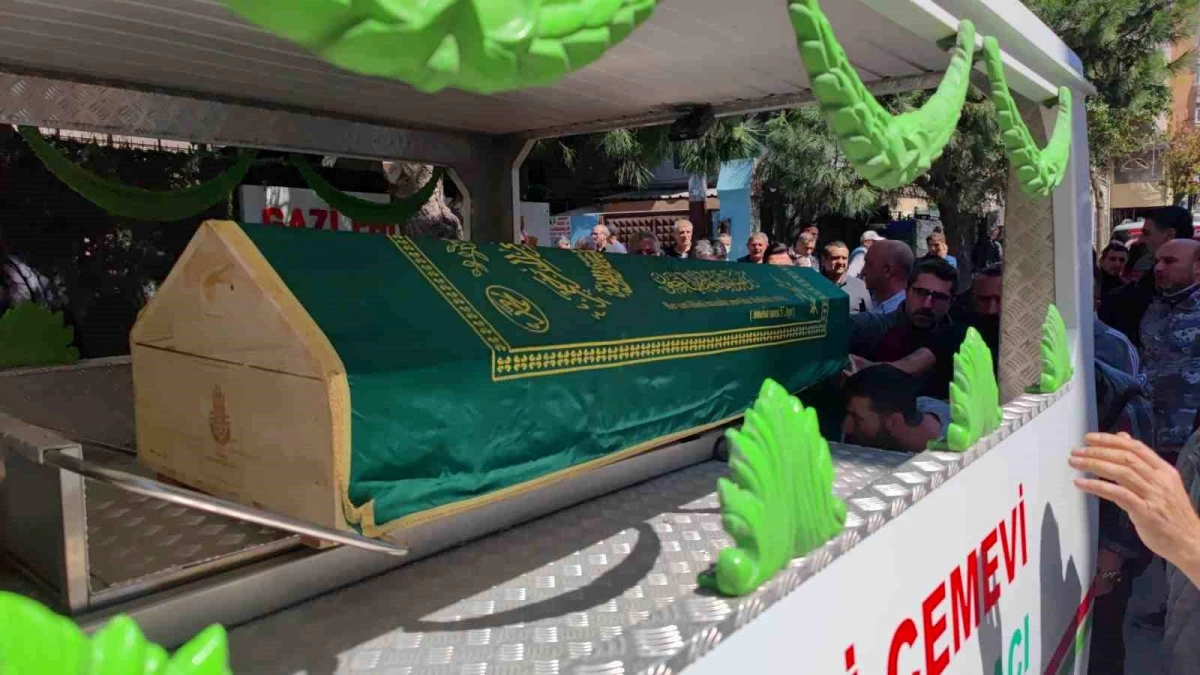 Beşiktaş\'ta yangında hayatını kaybeden Gökhan Akbulut\'un cenazesi Sivas\'a uğurlandı