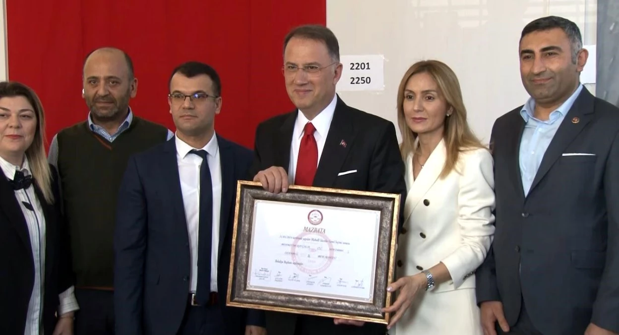 Mehmet Murat Çalık, Beylikdüzü\'nde ikinci dönemde de CHP adayı olarak seçimi kazandı