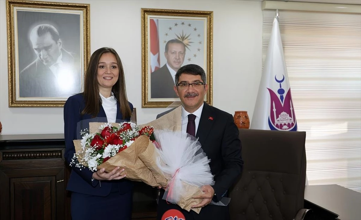 Gülşah Durbay, Şehzadeler Belediye Başkanı olarak göreve başladı