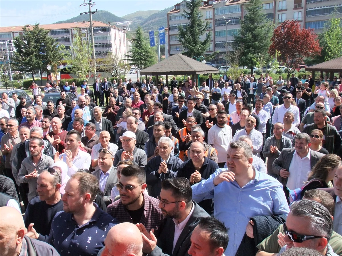 AK Parti\'den Devrek Belediye Başkanı Seçilen Özcan Ulupınar Göreve Başladı