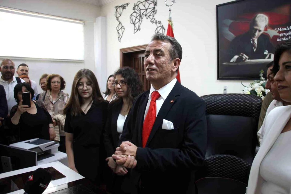 Aydın Efeler Belediye Başkanı Anıl Yetişkin Göreve Başladı