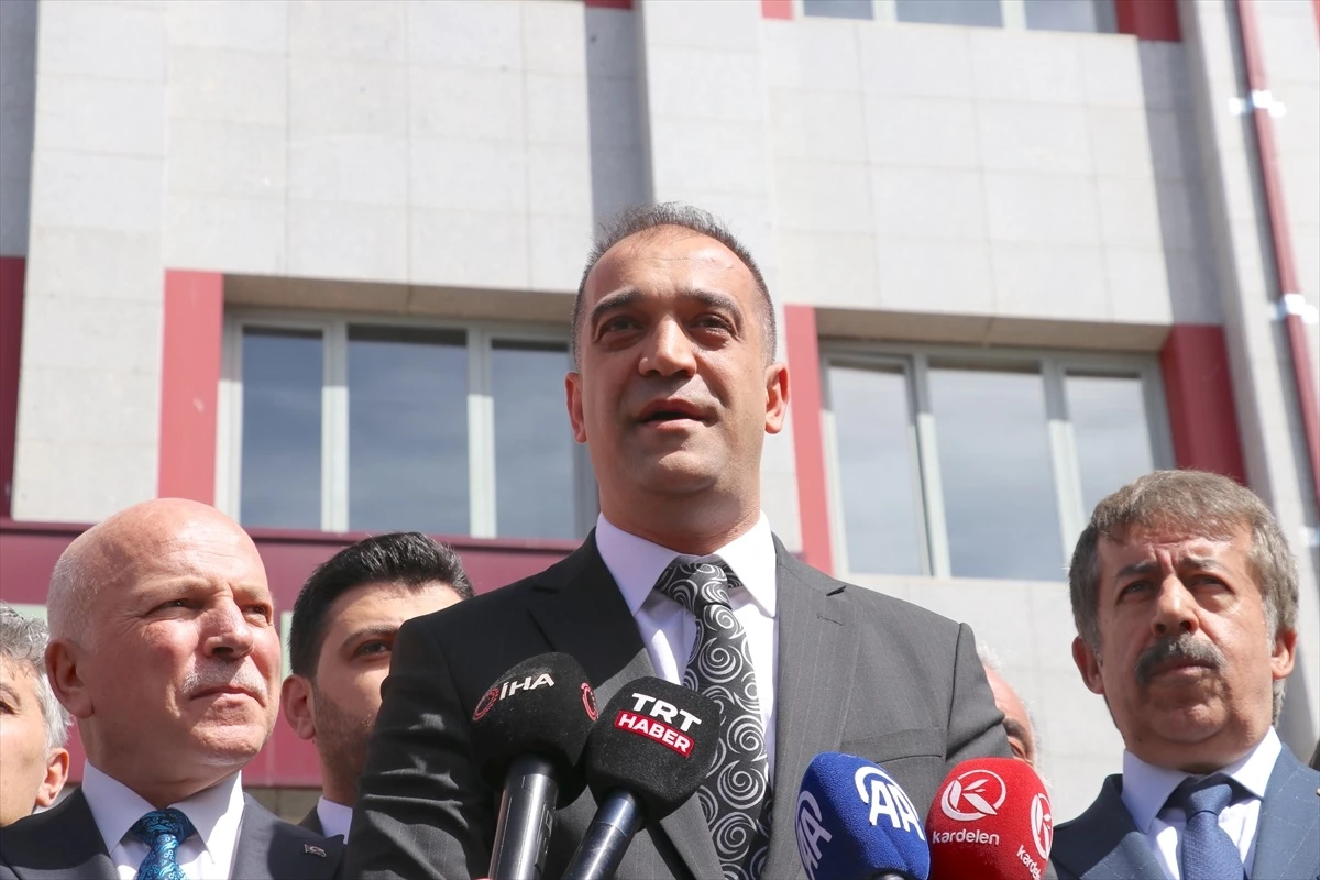 Erzurum\'da Belediye Başkanları Mazbatalarını Aldı