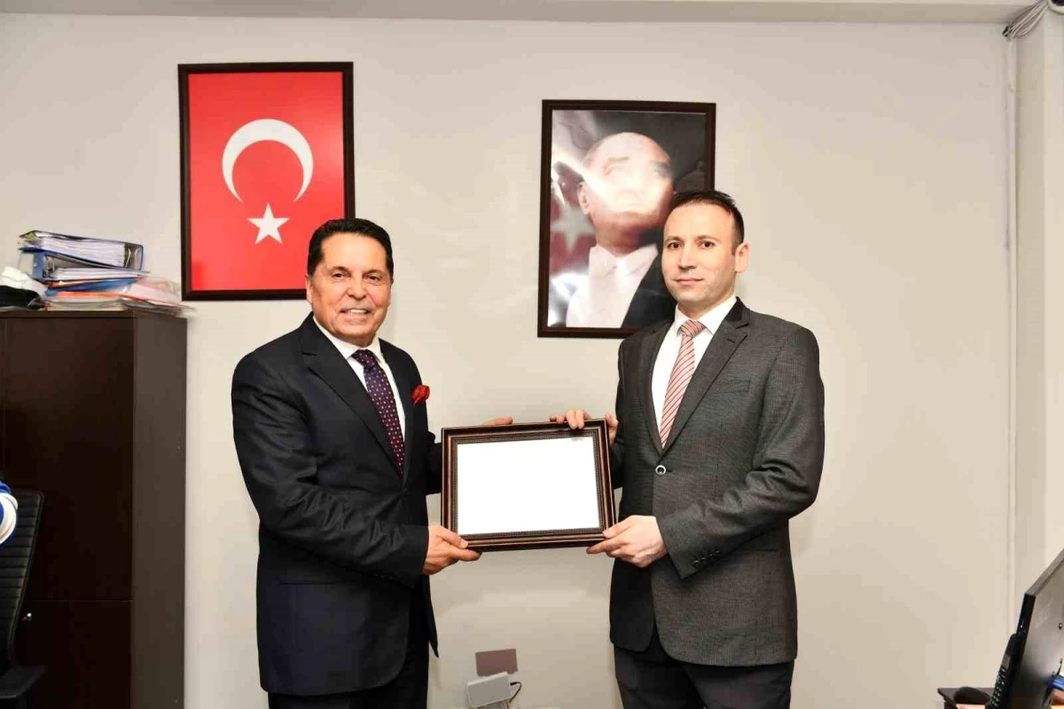 Prof. Dr. Ahmet Özer Esenyurt Belediye Başkanlığı\'na seçildi