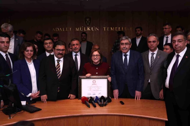 Fatma Şahin mazbatasını aldı: Gaziantep modeli, Türkiye modeli olana kadar durma yok yola devam