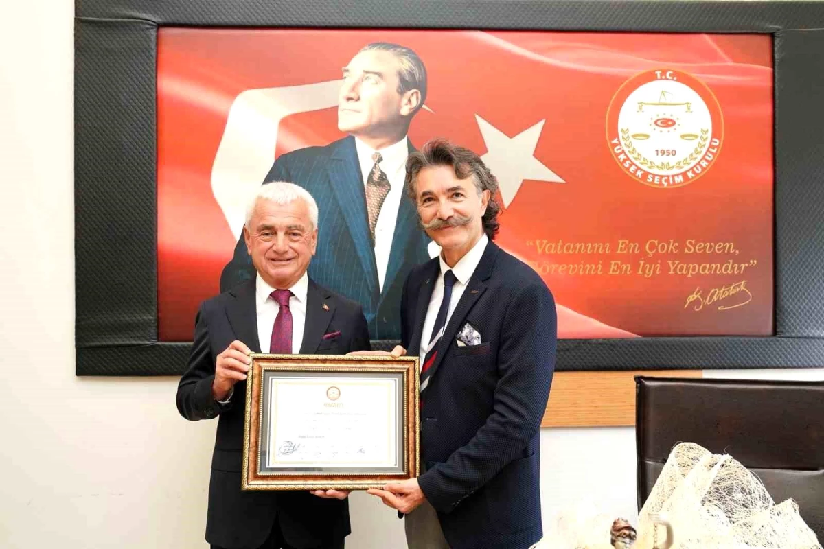 Mustafa Geyikçi Finike Belediye Başkanı olarak seçildi