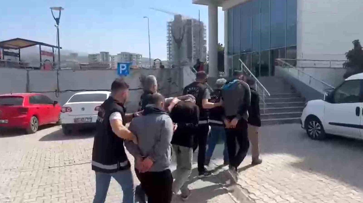 Hatay\'ın İskenderun ilçesinde aranan 5 şahıs yakalandı