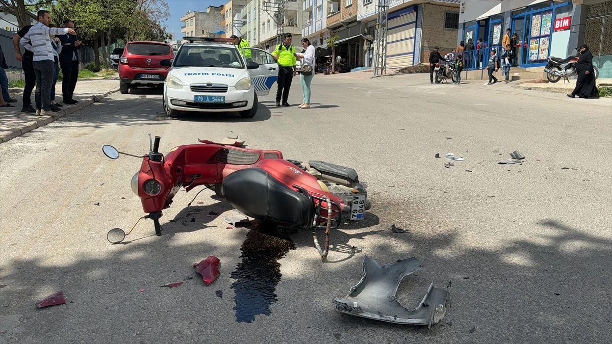 Kilis\'te otomobil ile motosikletin çarpışması sonucu 1 kişi yaralandı
