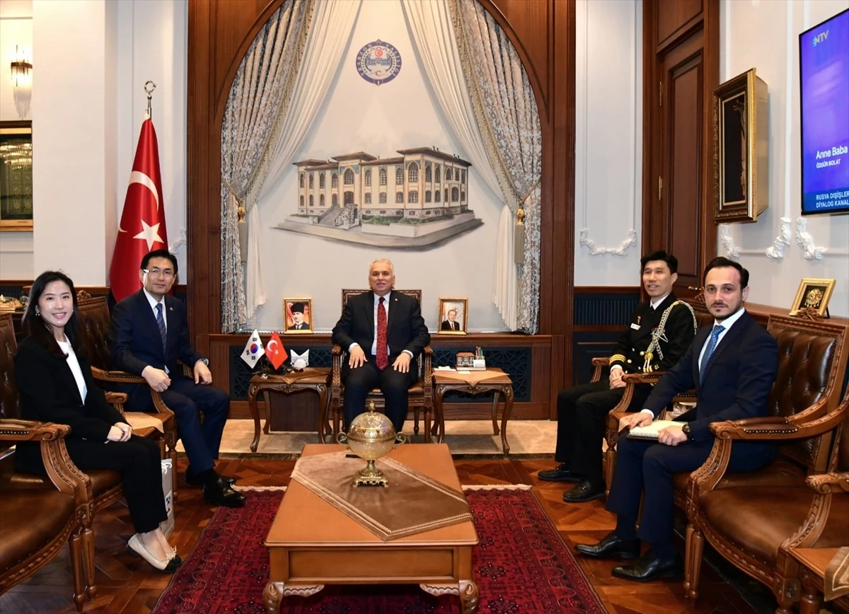 Kore Cumhuriyeti Büyükelçisi Trabzon Valisi\'ni ziyaret etti