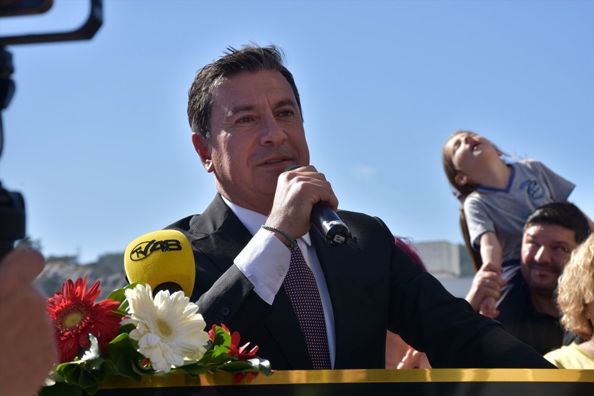 Marmaris Belediye Başkanı Acar Ünlü göreve başladı