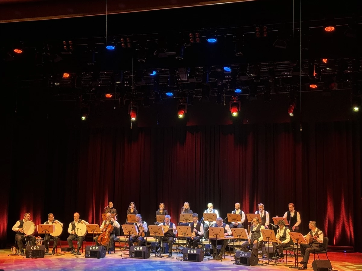 Mavera Türk Müziği Topluluğu \'Ramazaniyeler\' Programıyla Sahne Aldı