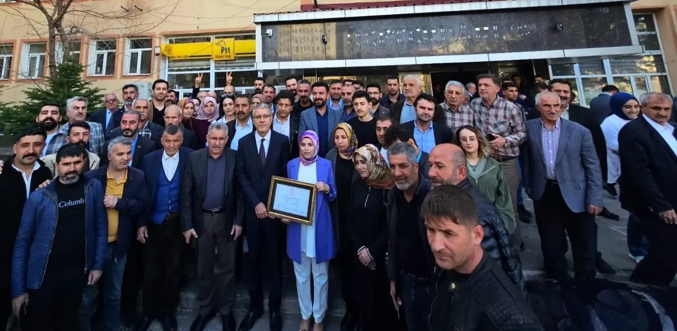 Muş Belediye Başkanlığı ve belde belediye başkanları mazbatalarını aldı